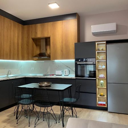 Lovely 1-Bedroom Condo In Tirana Wifi-Netflix-Ac المظهر الخارجي الصورة